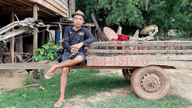 ເທີ ຢູ່ນາ ໄດ້ກັບມາ ສູ່ສັງຄົມ ຕາມເດີມແລ້ວ ເທີ ຢູ່ນາ ໄດ້ກັບມາ ສູ່ສັງຄົມ ຕາມເດີມແລ້ວ