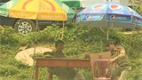 ຕຳຣວດ ເກັບເງິນ ຜູ້ລະເມີດ ກົດຈະຣາຈອນ ແຕ່ບໍ່ມີໃບສັ່ງ