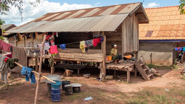 ລຶບລ້າງຄວາມທຸກຍາກ ໃນລາວ ຍາກຈະບັນລຸ