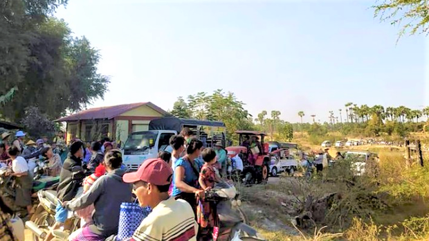 ປະຊາຊົນ 10,000 ຕ້ອງຖິ້ມບ້ານເຮືອນ ຍ້ອນທະຫານພະມ້າ ຍິງປືນໃຫຍ່ໃສ່ ປະຊາຊົນ 10,000 ຕ້ອງຖິ້ມບ້ານເຮືອນ ຍ້ອນທະຫານພະມ້າ ຍິງປືນໃຫຍ່ໃສ່