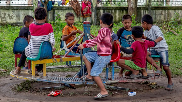 ສປຊ ຊ່ອຍຕັ້ງສະຖານທີ່ ໃຫ້ຄຳປຶກສາ ແກ່ຜູ້ເຄາະຮ້າຍ ເຂື່ອນແຕກ ສນາມໄຊ ສປຊ ຊ່ອຍຕັ້ງສະຖານທີ່ ໃຫ້ຄຳປຶກສາ ແກ່ຜູ້ເຄາະຮ້າຍ ເຂື່ອນແຕກ ສນາມໄຊ