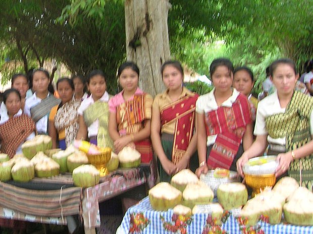 F-Lao-women