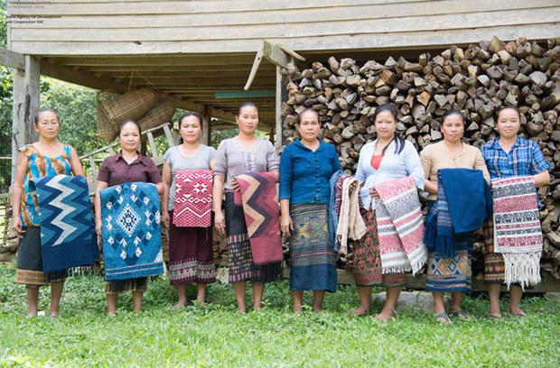 F-Lao-women