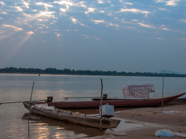 F-Laos