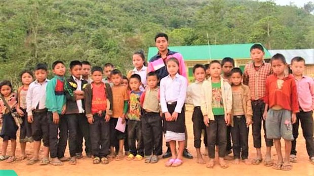 ຄຣູອາສາ 3 ແຂວງພາກໃຕ້ ທະຍອຍລາອອກ ຫຼາຍຂຶ້ນ ຄຣູອາສາ 3 ແຂວງພາກໃຕ້ ທະຍອຍລາອອກ ຫຼາຍຂຶ້ນ