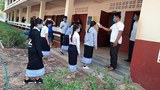 ຊຸດນັກຮຽນ, ອຸປກອນການຮຽນ ແພງຂຶ້ນ ຜູ້ປົກຄອງ ຮັບພາຣະ