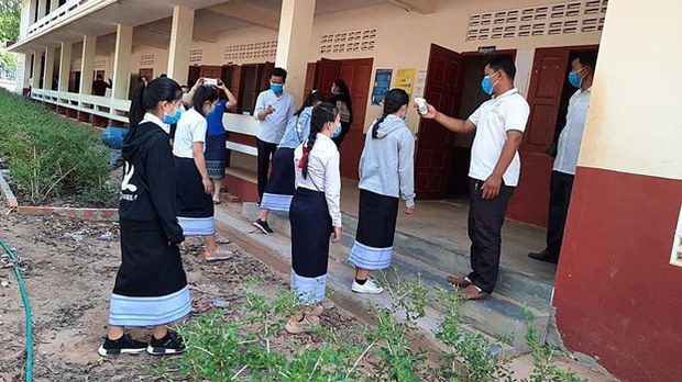 ຊຸດນັກຮຽນ, ອຸປກອນການຮຽນ ແພງຂຶ້ນ ຜູ້ປົກຄອງ ຮັບພາຣະ ຊຸດນັກຮຽນ, ອຸປກອນການຮຽນ ແພງຂຶ້ນ ຜູ້ປົກຄອງ ຮັບພາຣະ