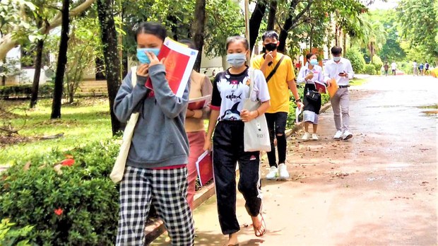 ແຕ່ປີ 2021 ມາ, ນັກສຶກສາ ປະລະການຮຽນເກືອບ 3,900 ຄົນ