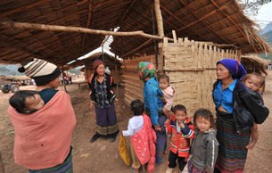F-Hmong-women