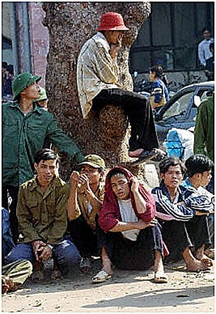 F-vietnamese-workers