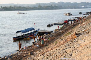 F-Lao-Thai-border F-Lao-Thai-border