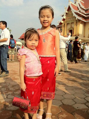 F-Lao-girls-new-year F-Lao-girls-new-year