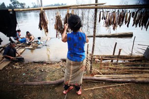F-Lao-village-woman F-Lao-village-woman