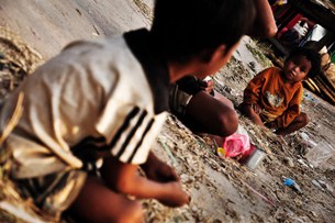 F-Vientiane-beggars F-Vientiane-beggars