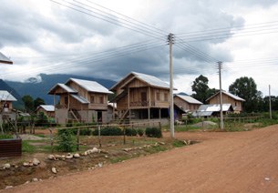 F-resettlement-villagers F-resettlement-villagers