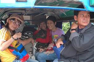 F-Thai-tourists F-Thai-tourists