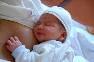 F-mom-feeds-baby F-mom-feeds-baby
