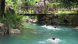 F-tourist-enjoy-vangvieng