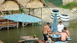F-Vangvieng-drugs-tourists