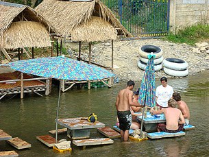 F-Vangvieng-drugs-tourists F-Vangvieng-drugs-tourists