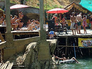 F-Vangvieng-tourist F-Vangvieng-tourist