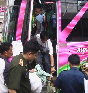 FT-hmong bus stopped FT-hmong bus stopped
