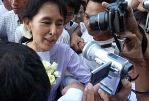 F-free-aung F-free-aung