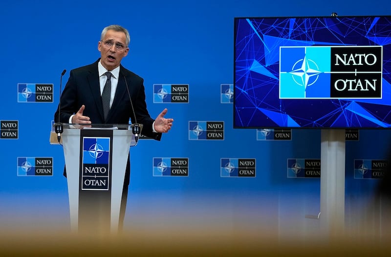 北约秘书长斯托尔滕贝格(Jens Stoltenberg)在新闻发布会上指出,外长们同意必须进一步加强和维持对乌克兰的支持,并同意加强与亚太地区合作伙伴的合作,因为这场俄乌战争危机具有全球性影响。(美联社)