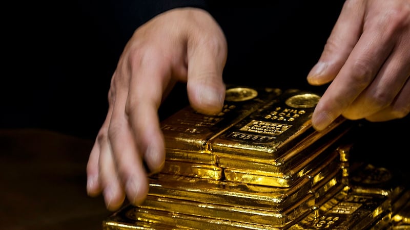 中国黄金储备则连续第12个月增长(美联社资料图片)