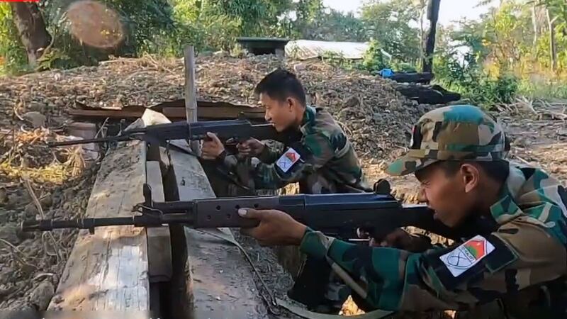 စစ်ကိုင်းတိုင်း၊ ကလေးခရိုင် အမှတ် (၇) တပ်ရင်းမှ တပ်ဖွဲ့ဝင်အချို့အား ၂၀၂၃ ခုနှစ်၊ ဖေဖော်ဝါရီလအတွင်းက တွေ့ရစဉ်။ (Photo: People's Defense Force Kalay-Battalion 7 video)