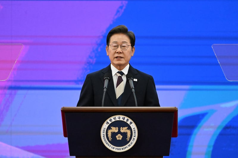 이재명 대통령이 4일 서울 여의도 국회에서 열린 제21대 대통령 취임선서식에서 '국민께 드리는 말씀' 연설을 하고 있다.