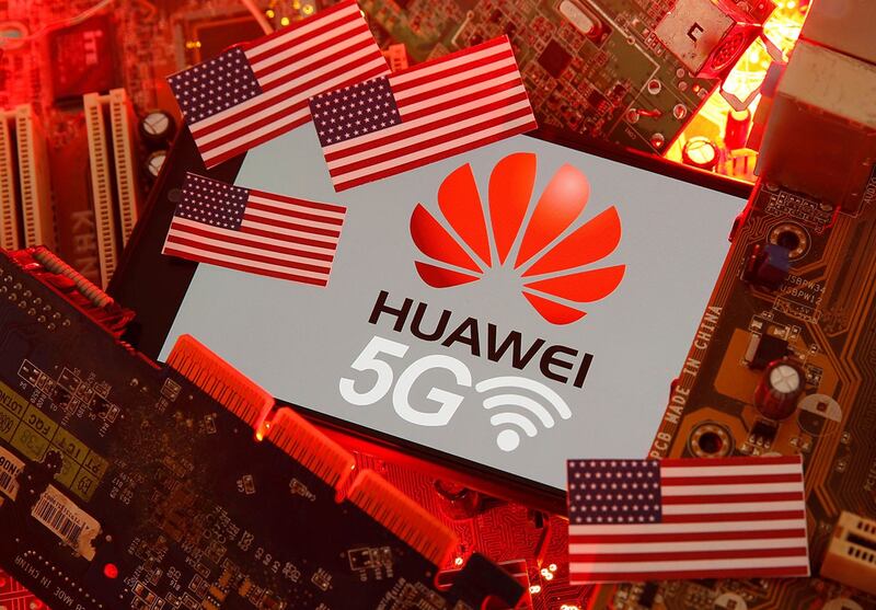 中国电讯设备巨头华为在遭遇美国芯片出口禁令后,或将在年底推出使用中国芯片的5G手机。(路透社资料图片)