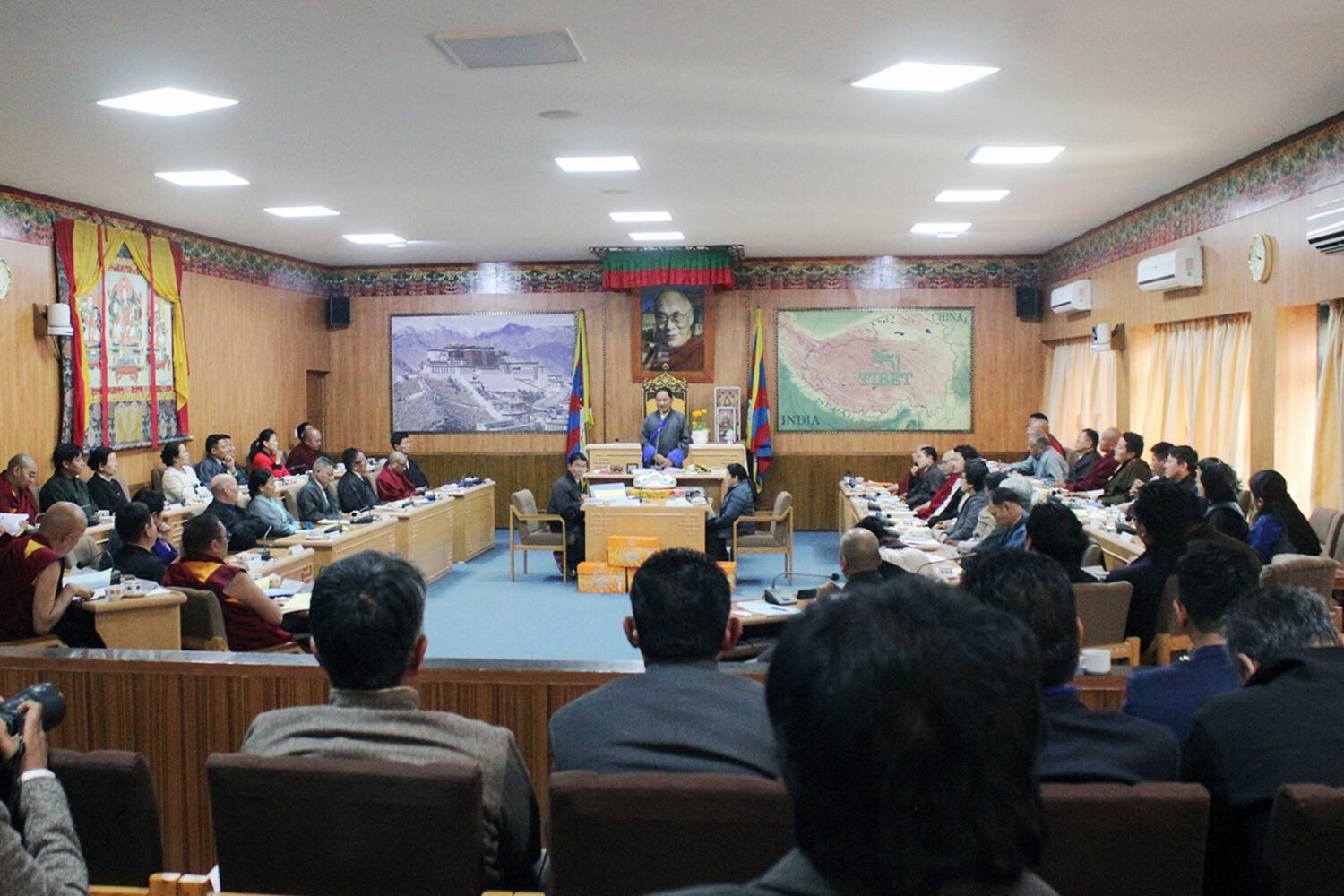 སྐབས་བཅུ་དྲུག་པའི་བོད་མི་མང་སྤྱི་འཐུས་གྲོས་ཚོགས་ཚོགས་དུས་བདུན་པ་དབུ་ཚུགས་སྐབས། ༢༠༡༩།༣།༡༩
