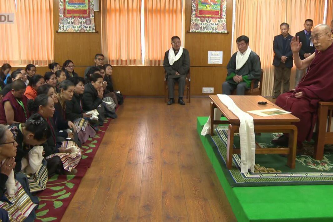 ༧གོང་ས་མཆོག་གིས་བོད་ཀྱི་བེུད་ནུས་སྟོབས་གོང་སྤེལ་གྱི་ཚོགས་ཞུགས་པ་ཡོངས་ལ་མཇལ་ཁ་དང་བཀའ་སློབ་གནང་བ། ༢༠༡༧།༢།༢༣