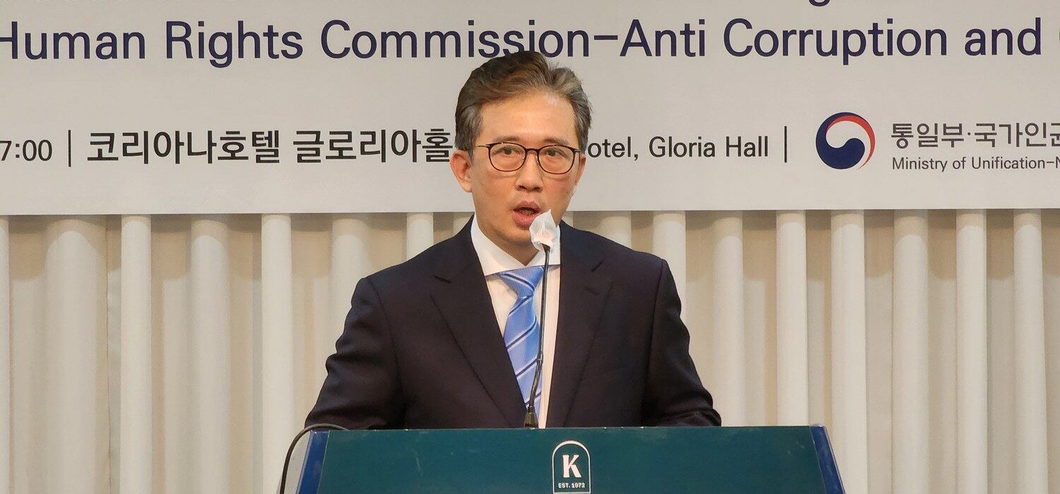 15일 서울에서 열린 '북한인권 공동토론회'에서 발언하고 있는 리일규 전 쿠바주재 북한대사관 참사.