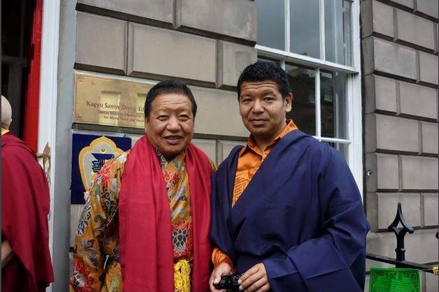 ཨ་དཀོན་རིན་པོ་ཆེ་དང་སྲས་འཇིགས་མེད་རྟ་རབས་ལགས་ཀྱི་པར་རྙིང་།