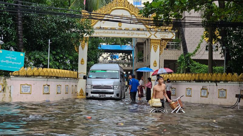 ရန်ကုန်တိုင်း၊ ကမာရွတ်မြို့နယ်တွင် ရေကြီးနေတာကို ၂၀၂၃ စက်တင်ဘာ ၂၀ ရက်နေ့က တွေ့ရစဉ်။ (Photo : RFA)