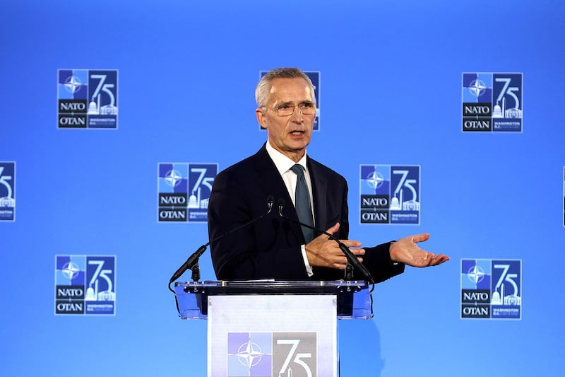 2024年7月10日，北约秘书长斯托尔滕贝格（Jens Stoltenberg）在华盛顿北约峰会记者会上讲话。（法新社）
