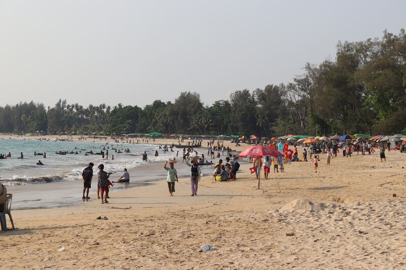 ၂၀၂၂ ခုနှစ် ဧပြီလက သံတွဲမြို့နယ် ငပလီကမ်းခြေအား တွေ့ရစဉ်။ (Photo: RFA)