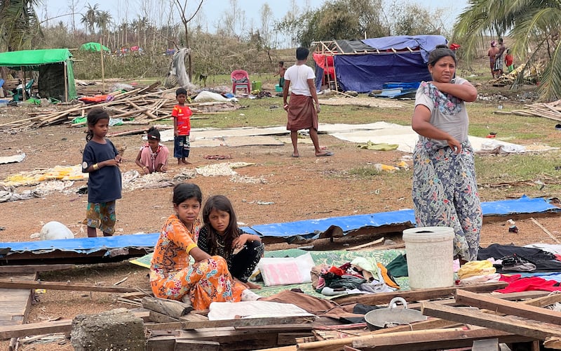 မိုခါ ဆိုင်ကလုန်းမုန်တိုင်းကြောင့် ထိခိုက်ပျက်စီးခဲ့သည့် ရခိုင်ပြည်နယ် စစ်တွေမြို့နယ် ဗေဒါရွာကို ၂၀၂၃ ခုနှစ် မေလ ၁၆ ရက်နေ့က တွေ့ရစဉ်။ (Photo: RFA)