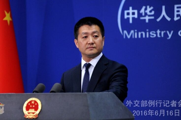རྒྱ་ནག་གི་ཕྱི་སྲིད་ལས་ཁང་གི་མགྲིན་ཚབ་པ་Lu Kang
