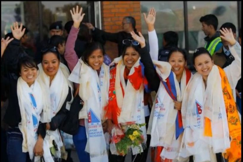 བལ་ཡུལ་གྱི་བེུད་རི་འཛེགས་ཚོགས་པ་ཕྱིར་བལ་ཡུལ་ལ་འབྱོར་སྐབས། ༢༠༡༥།༡།༩