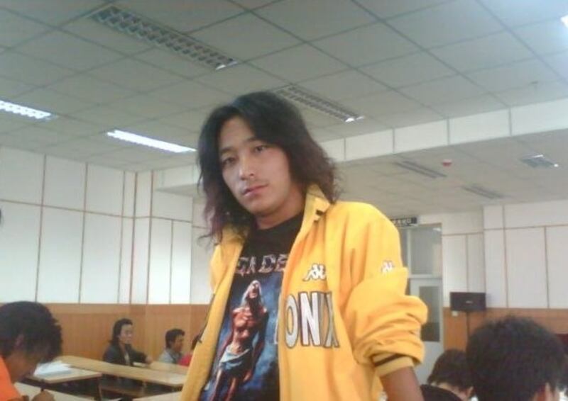 ཁྲག་ཡིག་རྩོམ་པ་པོ་ཐེའུ་རང་ལགས།