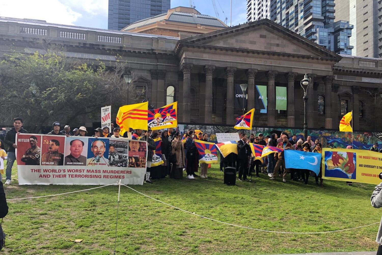 ཨོ་སུ་ཀྲེ་ལི་ཡར་ཧོང་ཀོང་མི་དམངས་ཀྱི་ལས་འགུལ་ལ་རྒྱབ་སྐྱོར་གྱི་ལས་འགུལ། ༢༠༡༩།༨།༢༥