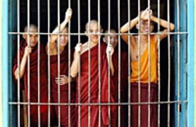monk_bar_200px.jpg