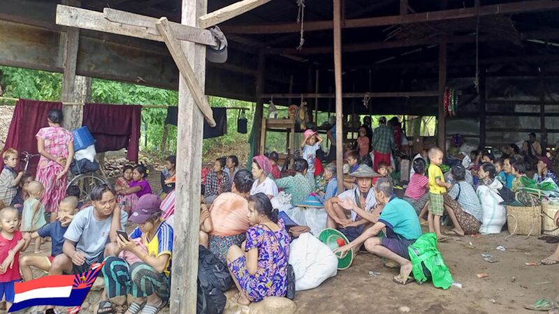 ပဲခူးတိုင်း၊ ညောင်လေးပင်ခရိုင်အတွင်းမှ တိုက်ပွဲများကြောင့် ထွက်ပြေးတိမ်းရှောင်နေရသည့် ဒေသခံများအား ၂ဝ၂၃ ခုနှစ် မေလ ၁၆ ရက်နေ့က တွေ့ရစဉ်။ (Photo: Karen National Union)