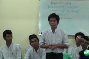ကချင်ဒေသရှိစစ်ပွဲတွေ ရပ်စဲရေးအတွက် ငြိမ်းချမ်းရေးလိုလားတဲ့ လူငယ်တစ်စုက ကချင်ပြည်နယ်ကို လမ်းလျှောက်ချီတက်သွားမယ်လို့ ဇန်နဝါရီ ၁၇ရက်နေ့တွင် ရန်ကုန်မြို့ မြန်မာဂျာနယ်လစ်ကွန်ရက်ရုံးခန်းမှာကျင်းပတဲ့ သတင်းစာရှင်းလင်းပွဲတွင် ပြောကြားနေစဉ်