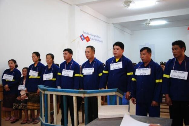 ສານທີ່ແຂວງຫົວພັນ ຕັດສິນຈຳຄຸກພະນັກງານລັດ 10 ຄົນ ຖານສໍ້ໂກງ
