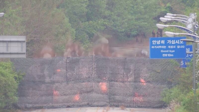 2024-10-15T062635Z_1455974532_RC2UKAAAKT0E_RTRMADP_3_NORTHKOREA-SOUTHKOREA-EXPLOSION.JPG