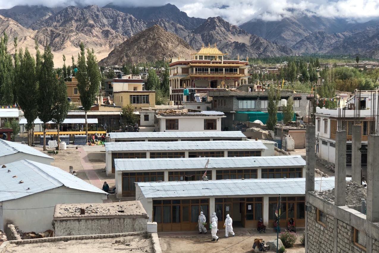 ལ་དྭགས་ནས་ཏོག་དབྱིབས་གསར་བའི་ནད་ཡམས་ཀྱི་ནད་རྟགས་ཡོད་པའི་བོད་མི་གཉིས་གྲོངས་ཡོད་པ། ༢༠༢༠།༨།༣༡